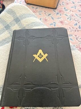 Masonic Holy Bible (1932-A.J. Holman)- Self Pronouncing Edition Hardcover Black